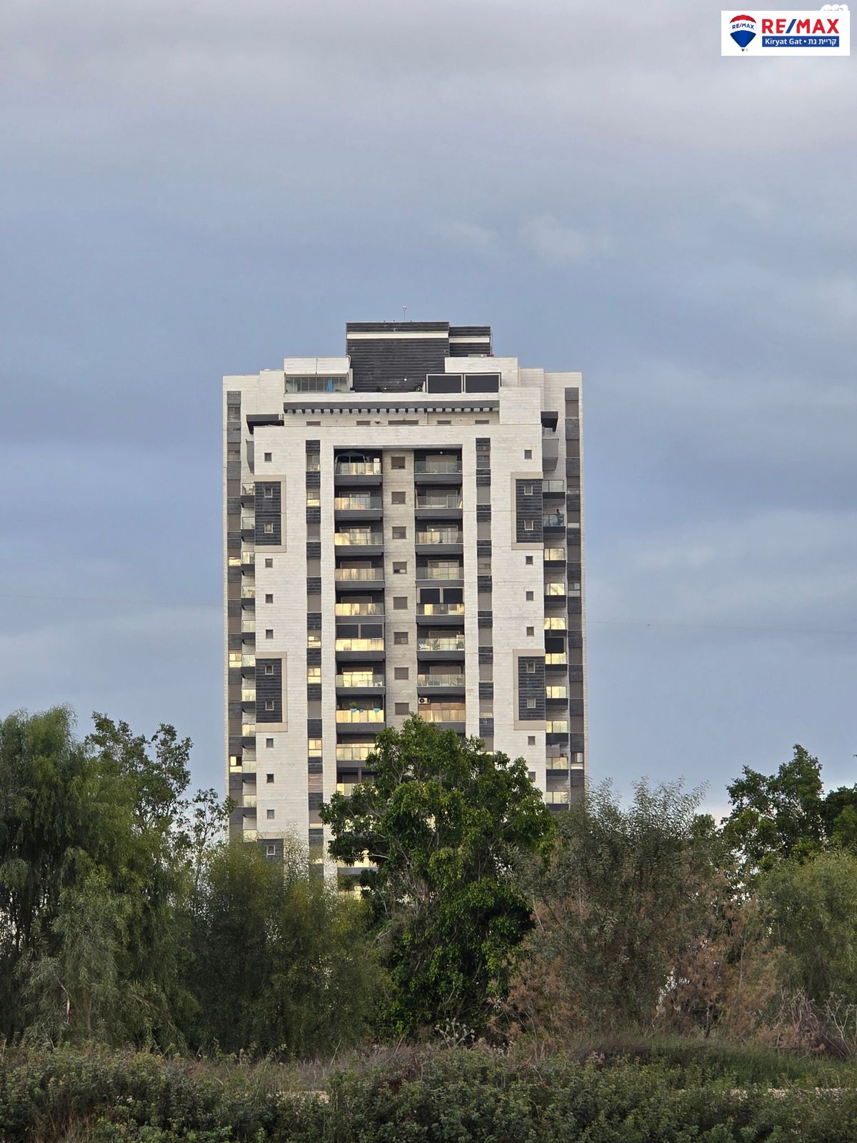 נופך - 12