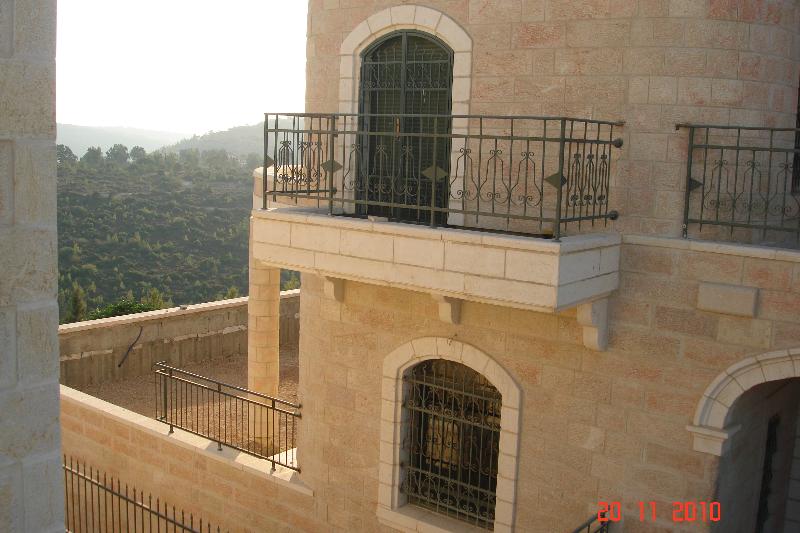 נווה אילן - 12