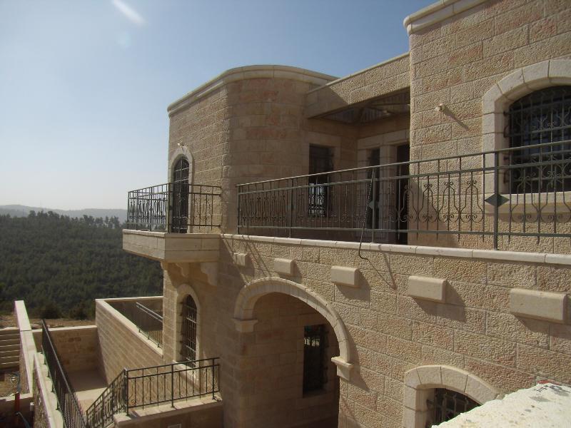 נווה אילן - 14