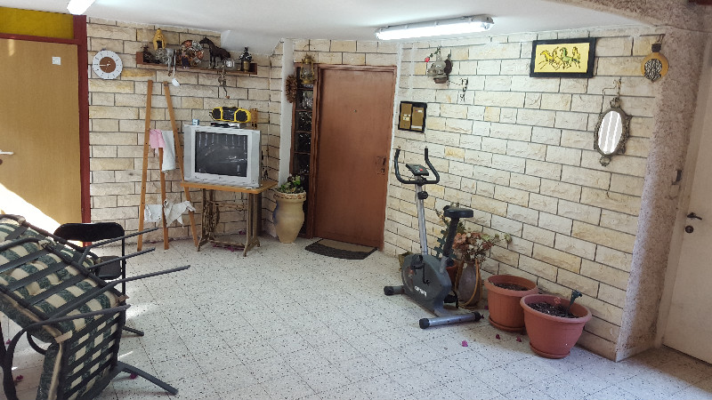 חומה ומגדל - 4