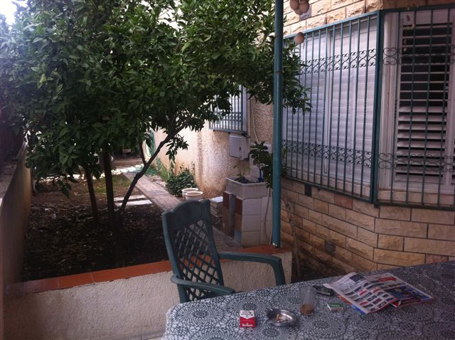 בן צבי - 8