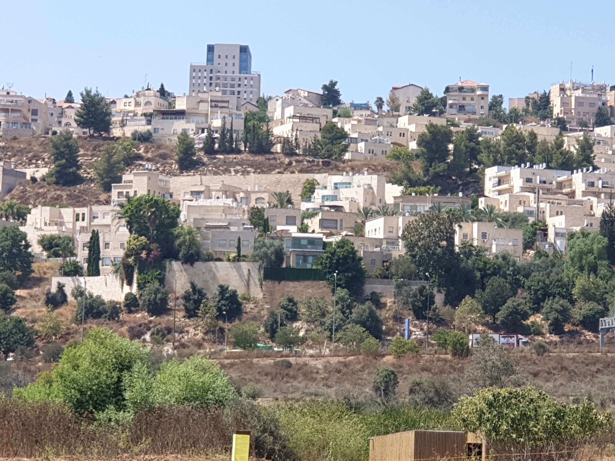 האוזנר גדעון - 16