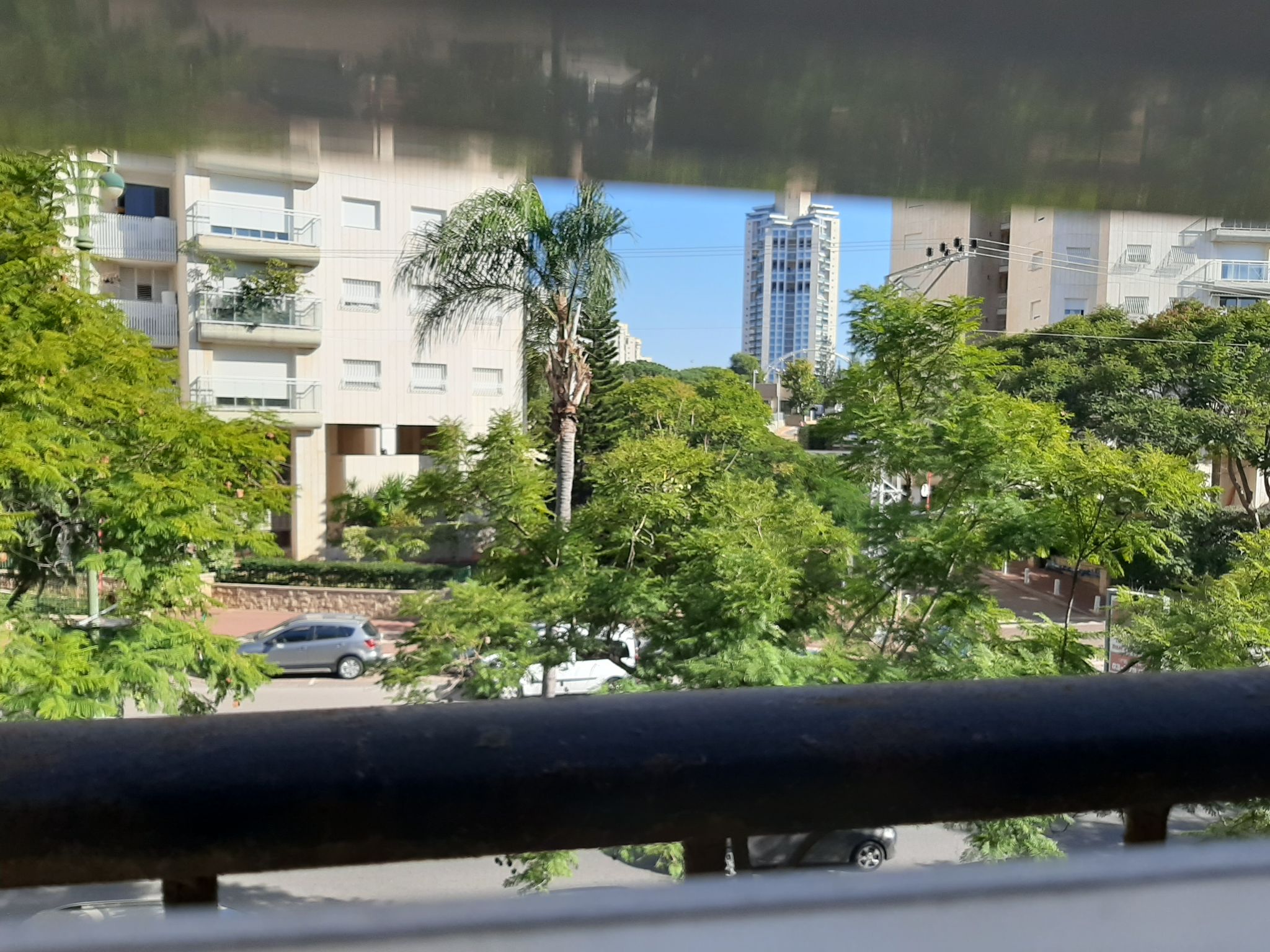 המאבק  - 2