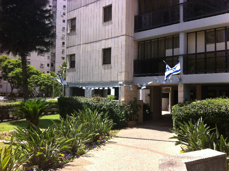 בן צבי - 3