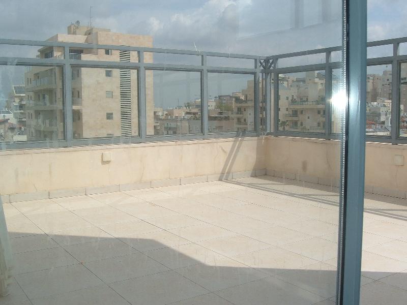 הלה - 6
