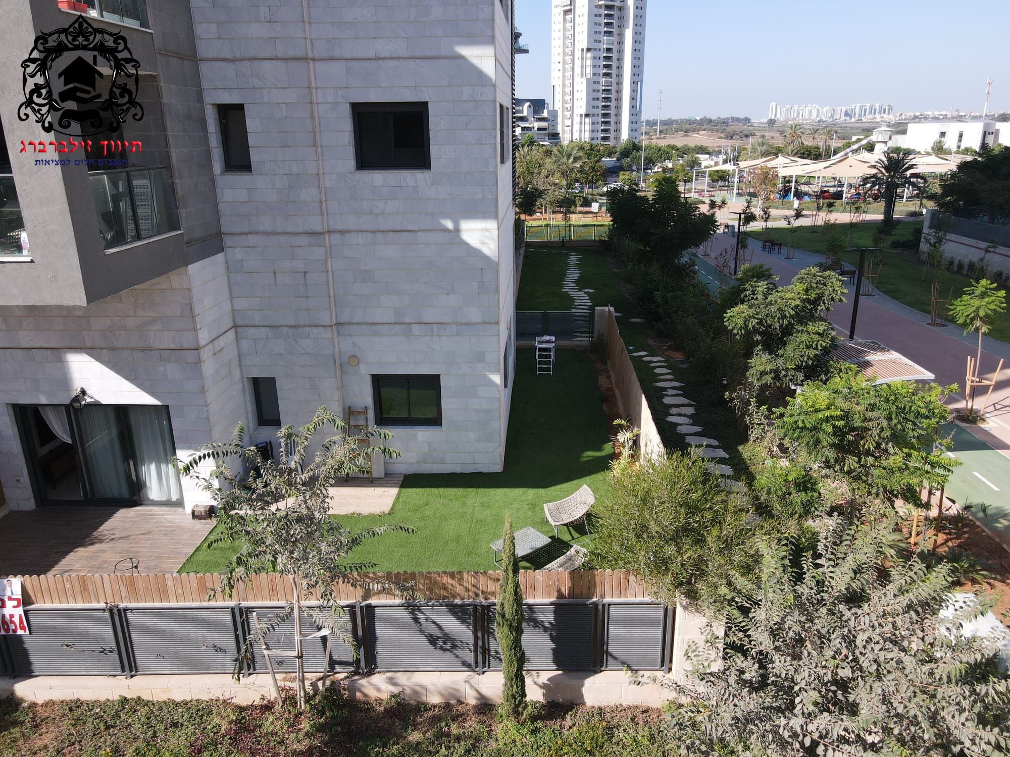 פרופ' אפרים קציר - 27